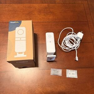 SimpliSafe Smart Alarm Wireless Indoor Security Camera CM006 White Smart Home